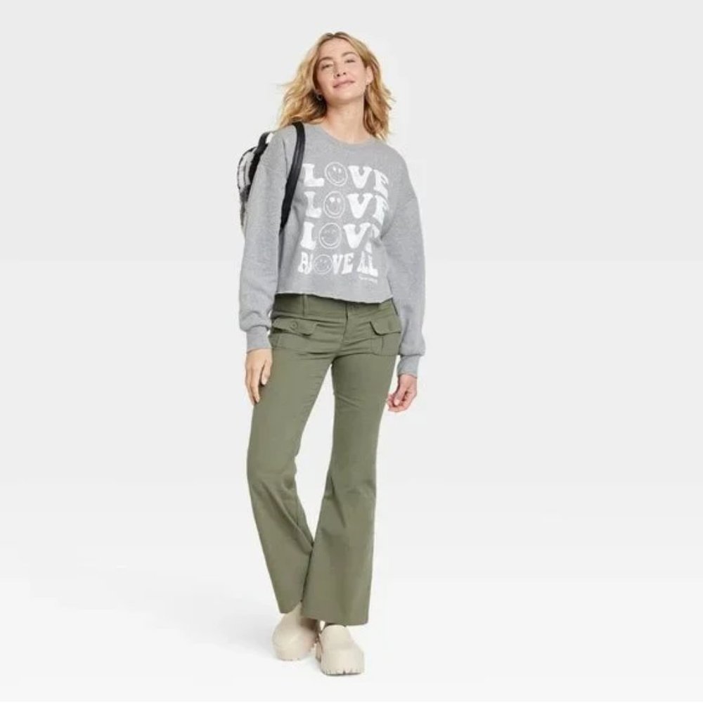 Smiley World- Women's Love Above All Graphic Sweatshirt XS Gray - Picture 7 of 7